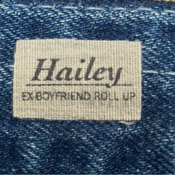 Hailey ex boyfriend roll up. - Picture 2 of 3